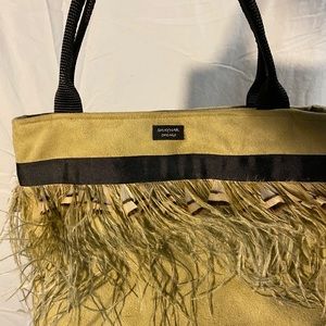 Handbag with feathers!